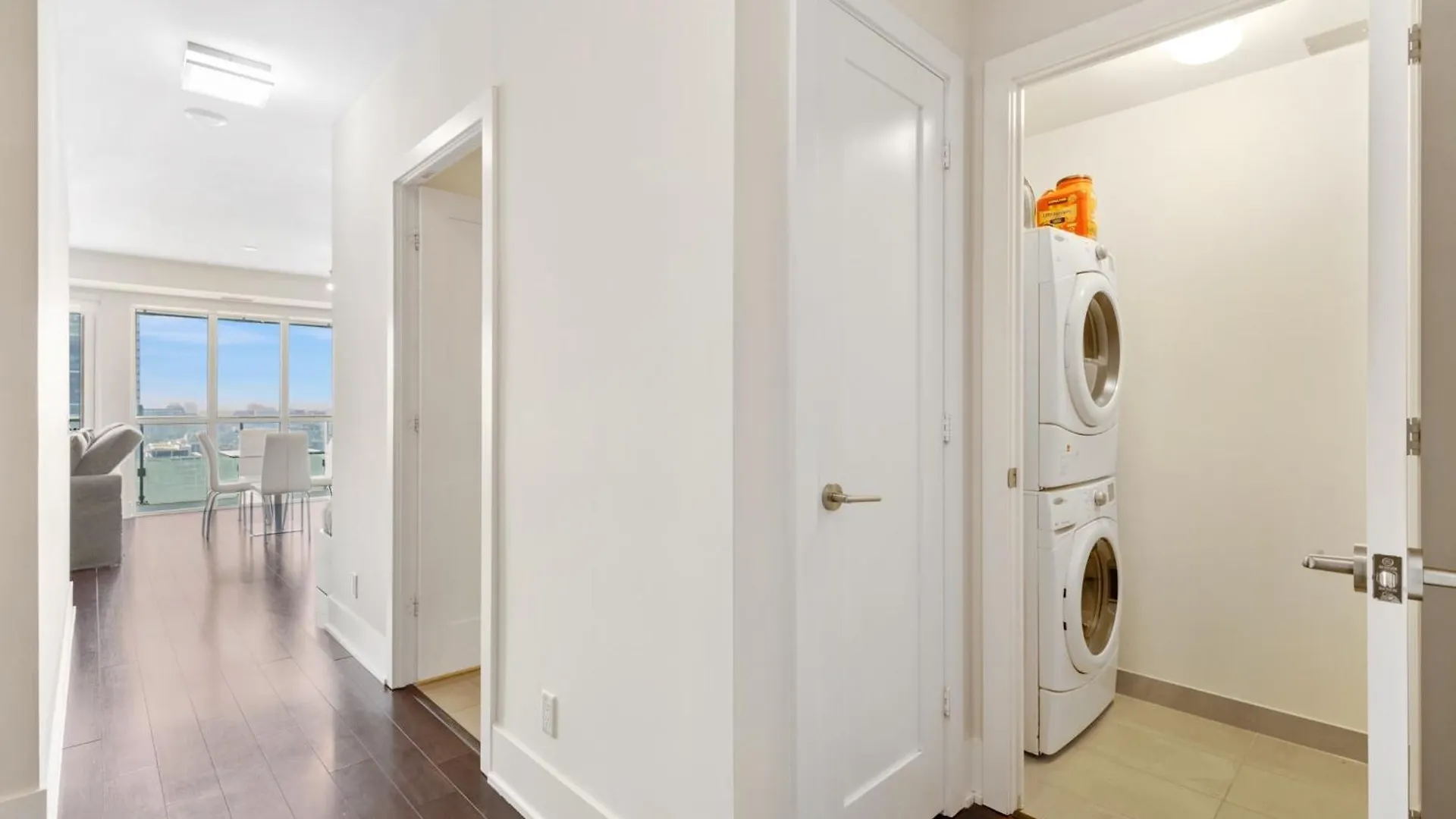 Lake Views And Rogers Centre - 4Beds - Free Parking Toronto Appartement