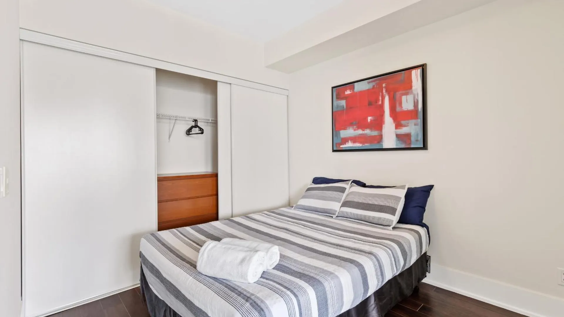 Lake Views And Rogers Centre - 4Beds - Free Parking Toronto Canada